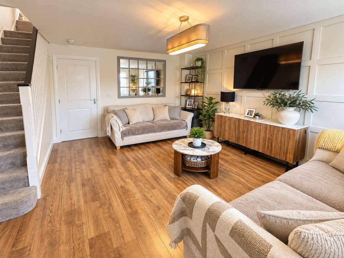 Magpie Close, Corby
