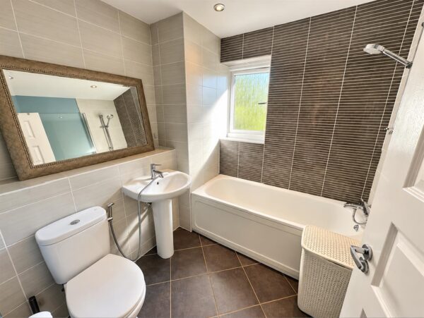 Kesteven Way, Corby