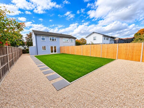 Welland Vale Road, Corby