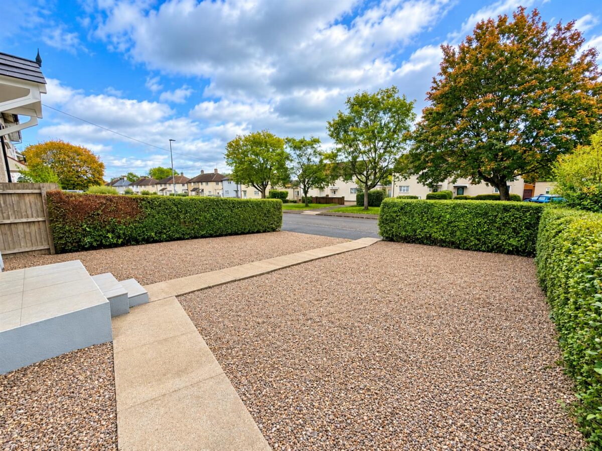 Welland Vale Road, Corby
