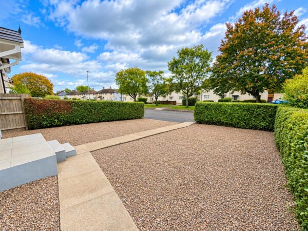 Welland Vale Road, Corby