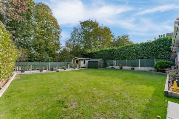 Coldermeadow Avenue, Corby