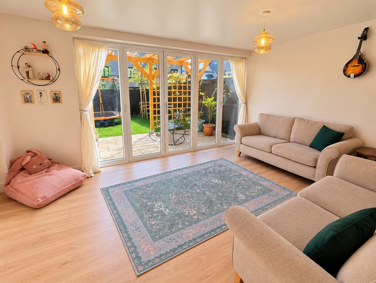 Kesteven Way, Corby